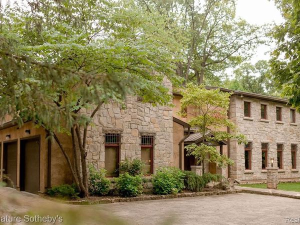 7357 LINDENMERE Drive, Bloomfield Twp, MI 48301