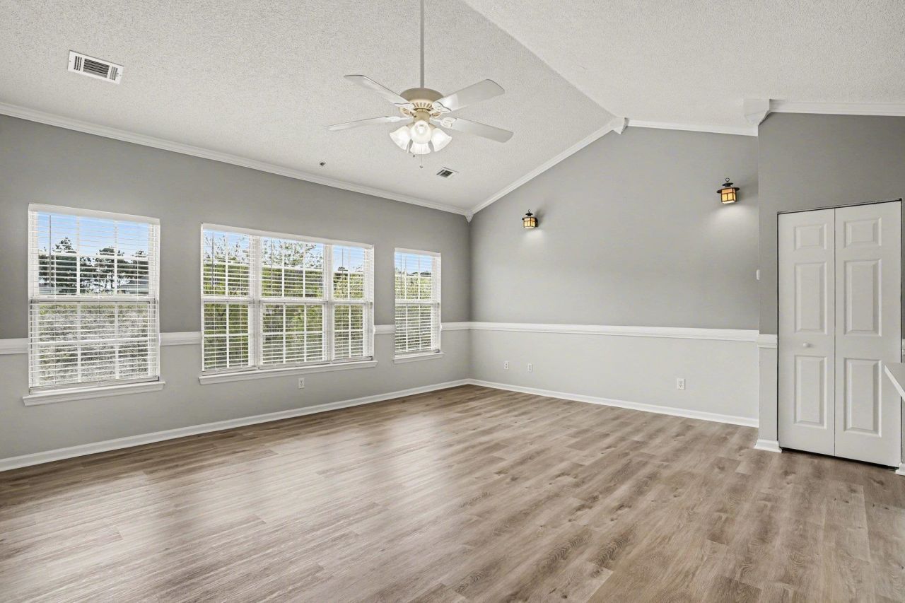 3947 Gladiola Ct. Photo 5