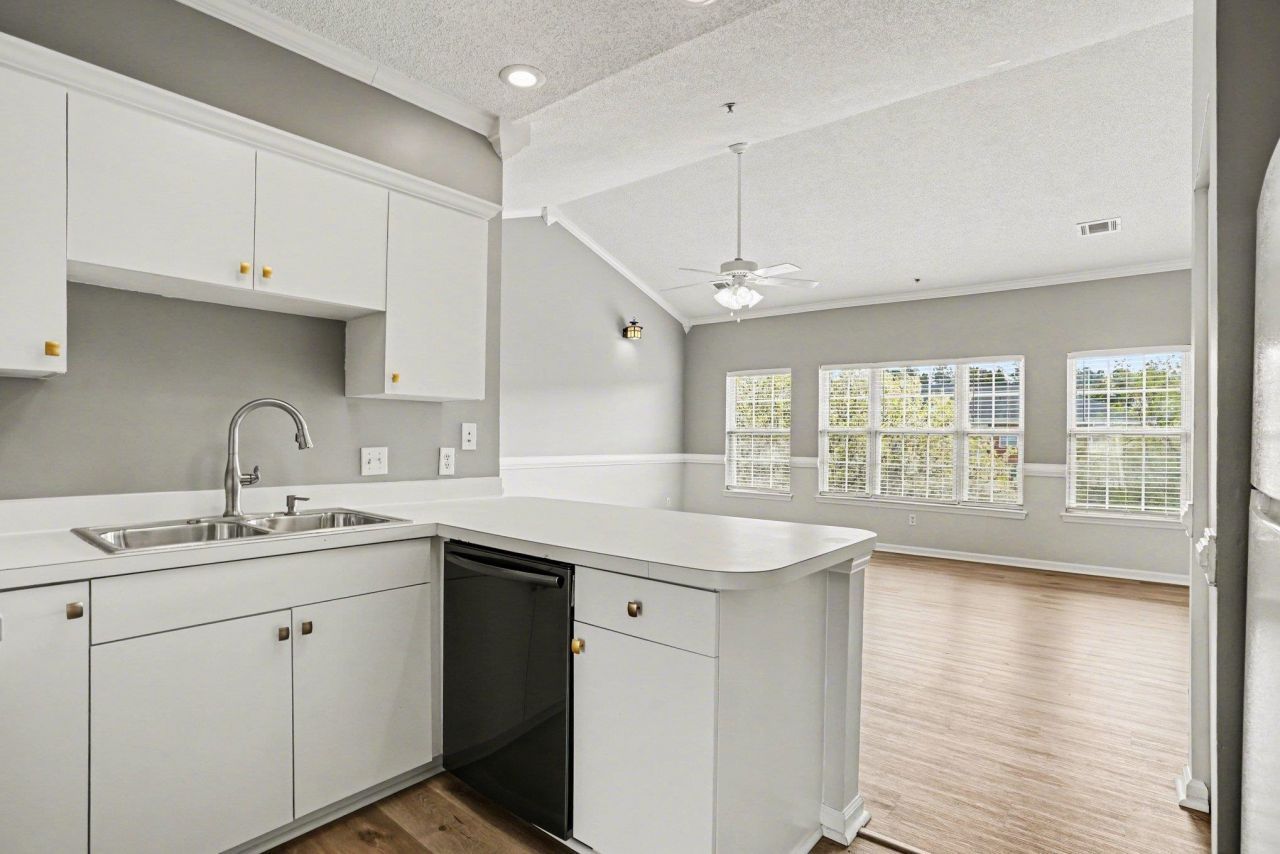 3947 Gladiola Ct. Photo 9