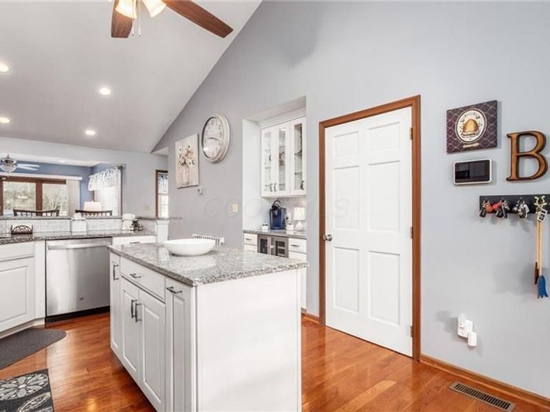 5465 Airwood Drive , Zanesville, OH 43701 Photo 9