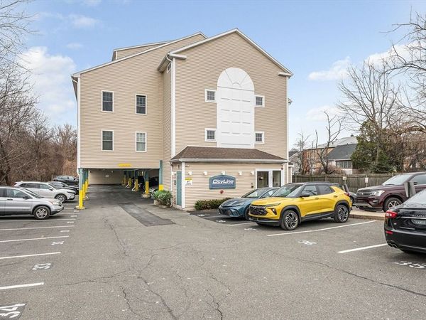 39 Broadway, Unit 305, Malden, MA 02148
