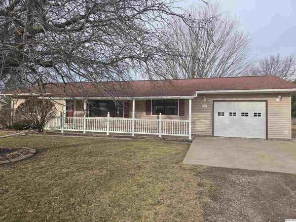 239 Rogers Road , Carthage, IL 62321