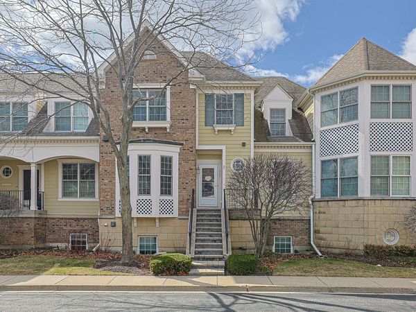 1909 Lynn Circle , Libertyville, IL 60048