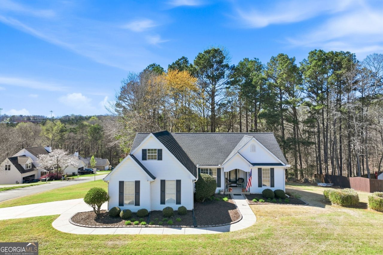 5551 Chestnut Creek Lane, Flowery Branch, GA 30542 Main Photo