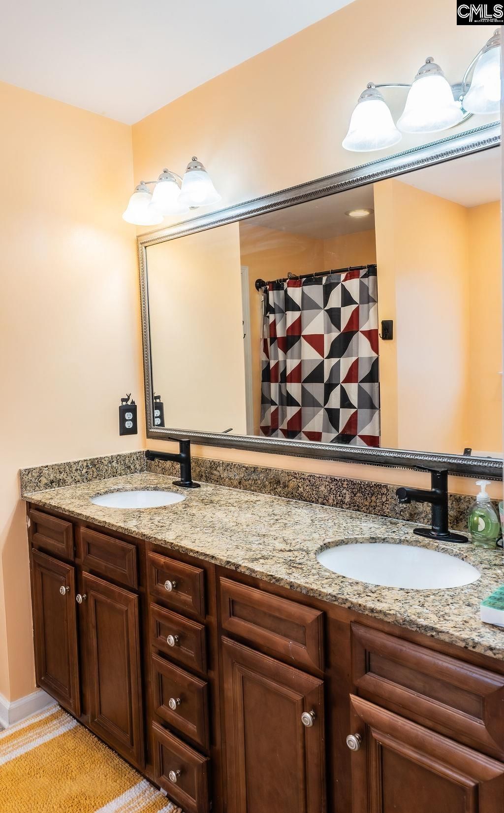 319 Fairford Road Photo 11