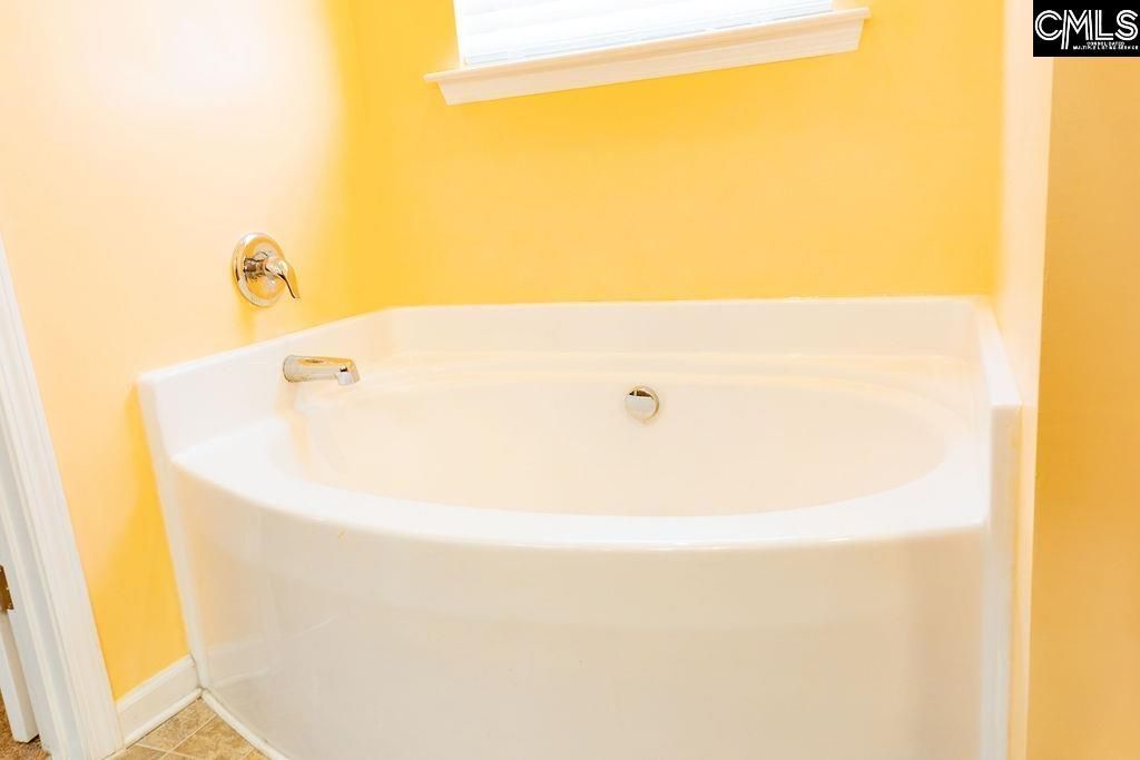 319 Fairford Road Photo 12