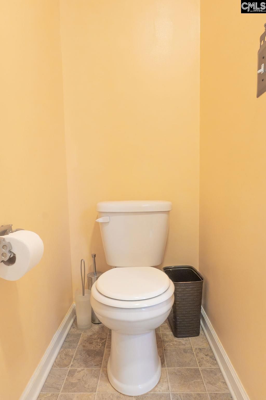 319 Fairford Road Photo 15