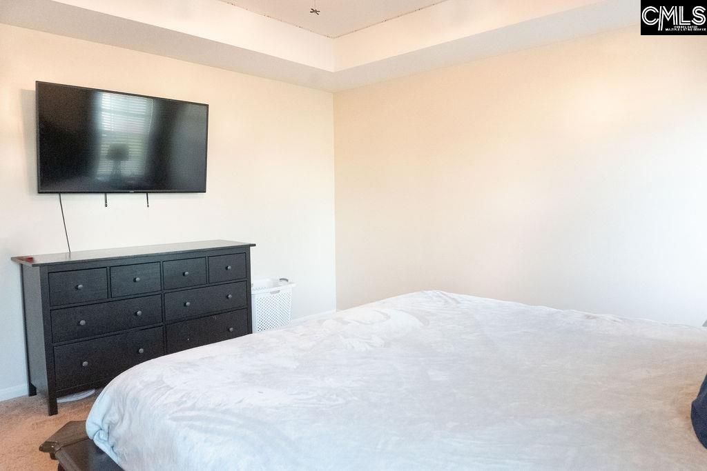 319 Fairford Road Photo 16