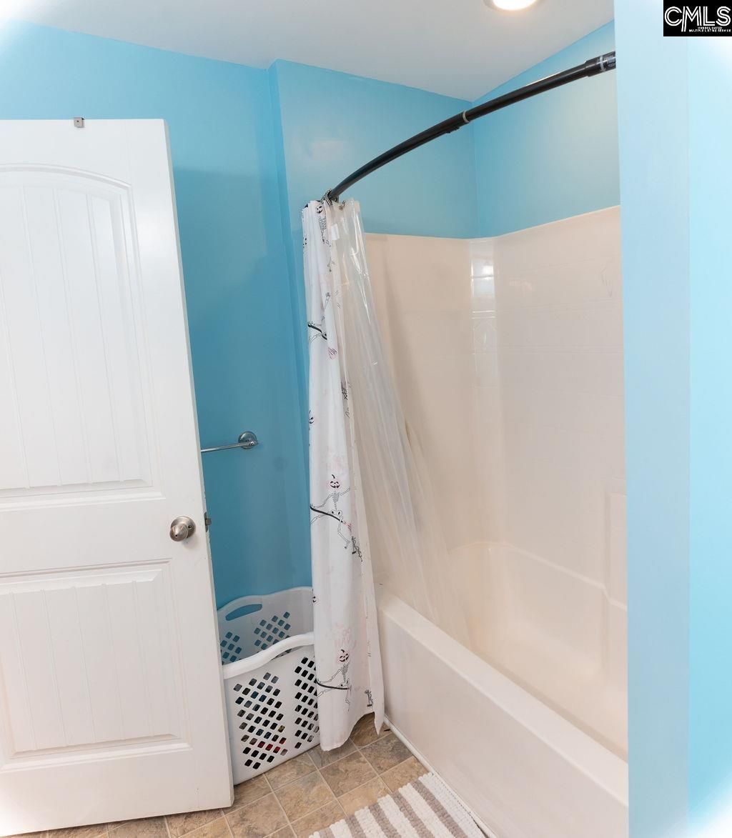 319 Fairford Road Photo 23