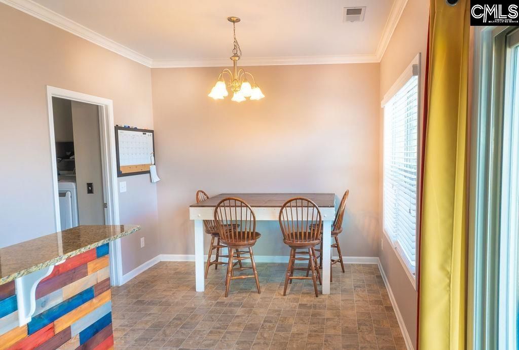 319 Fairford Road Photo 33