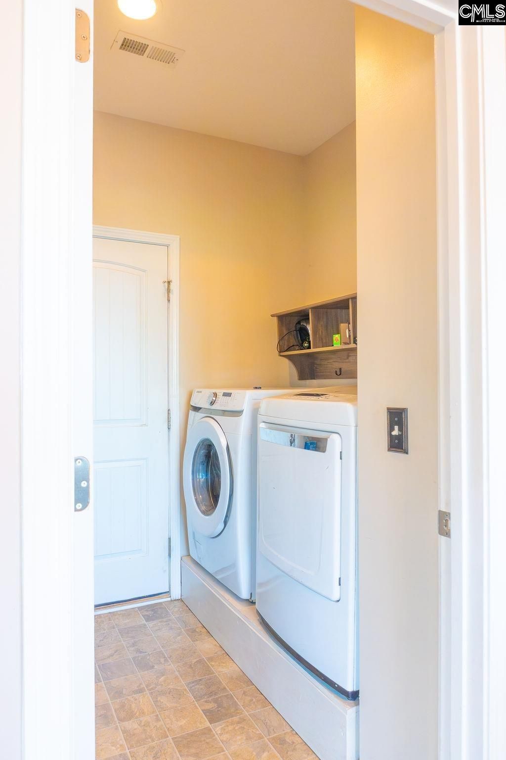 319 Fairford Road Photo 38