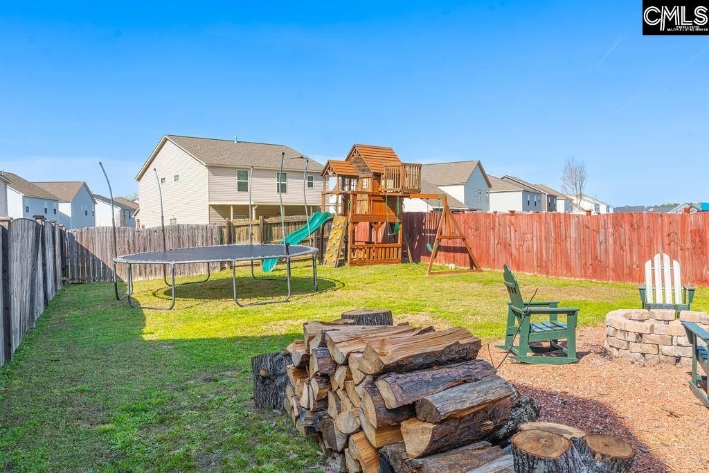 319 Fairford Road Photo 43