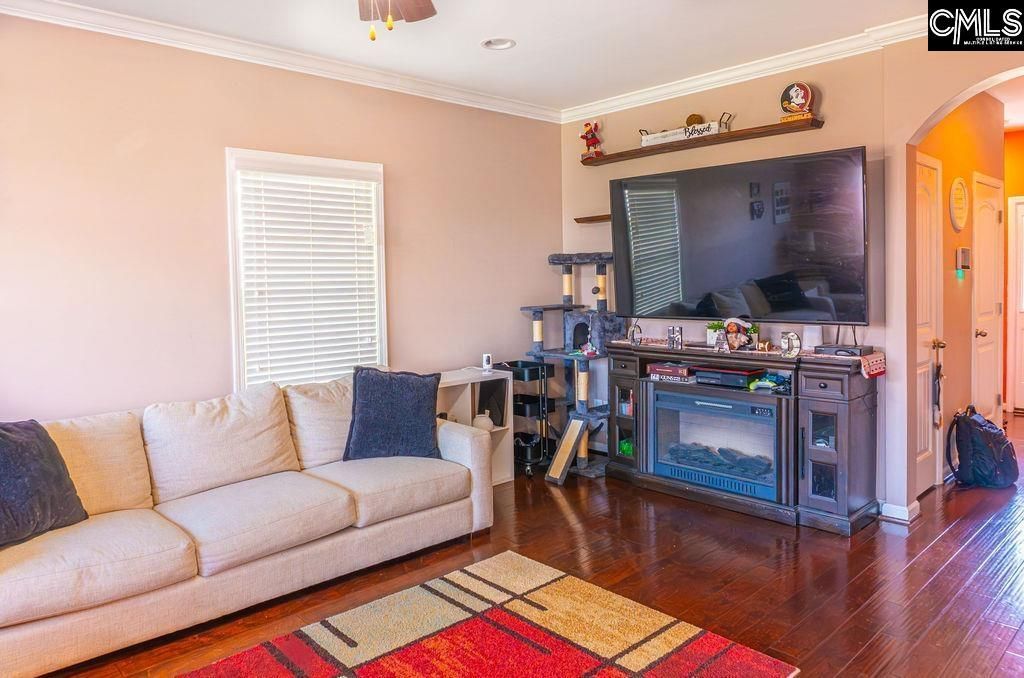 319 Fairford Road Photo 5