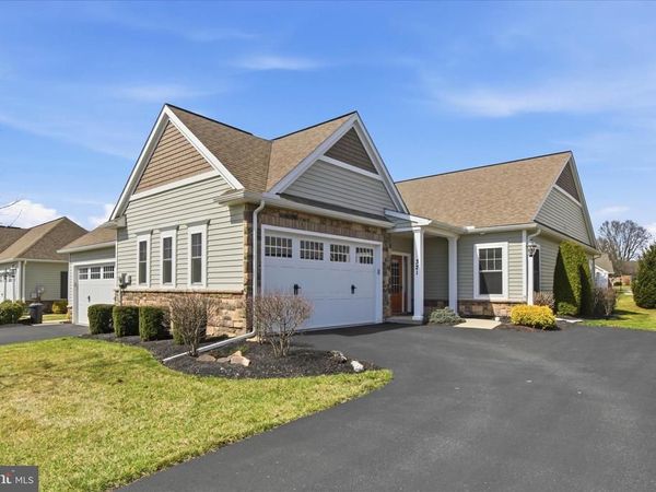 321 PIN OAK DRIVE, LITITZ, PA 17543