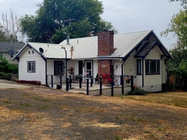 230 S Leslie St, Tekoa, WA 99033