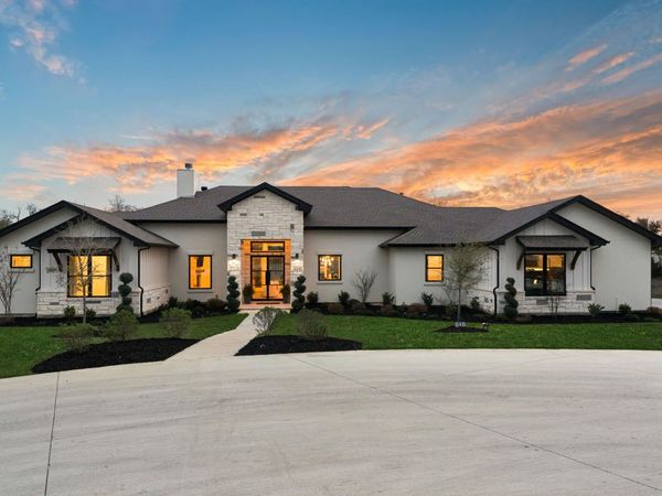 101 Stockman DR, Dripping Springs, TX 78620