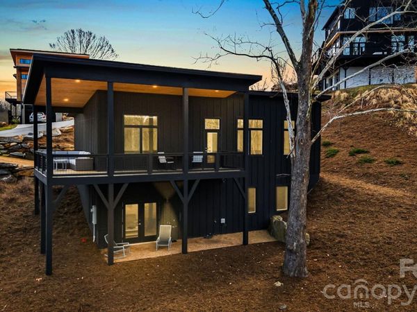 306 Broad Vista Lane, Asheville, NC 28804