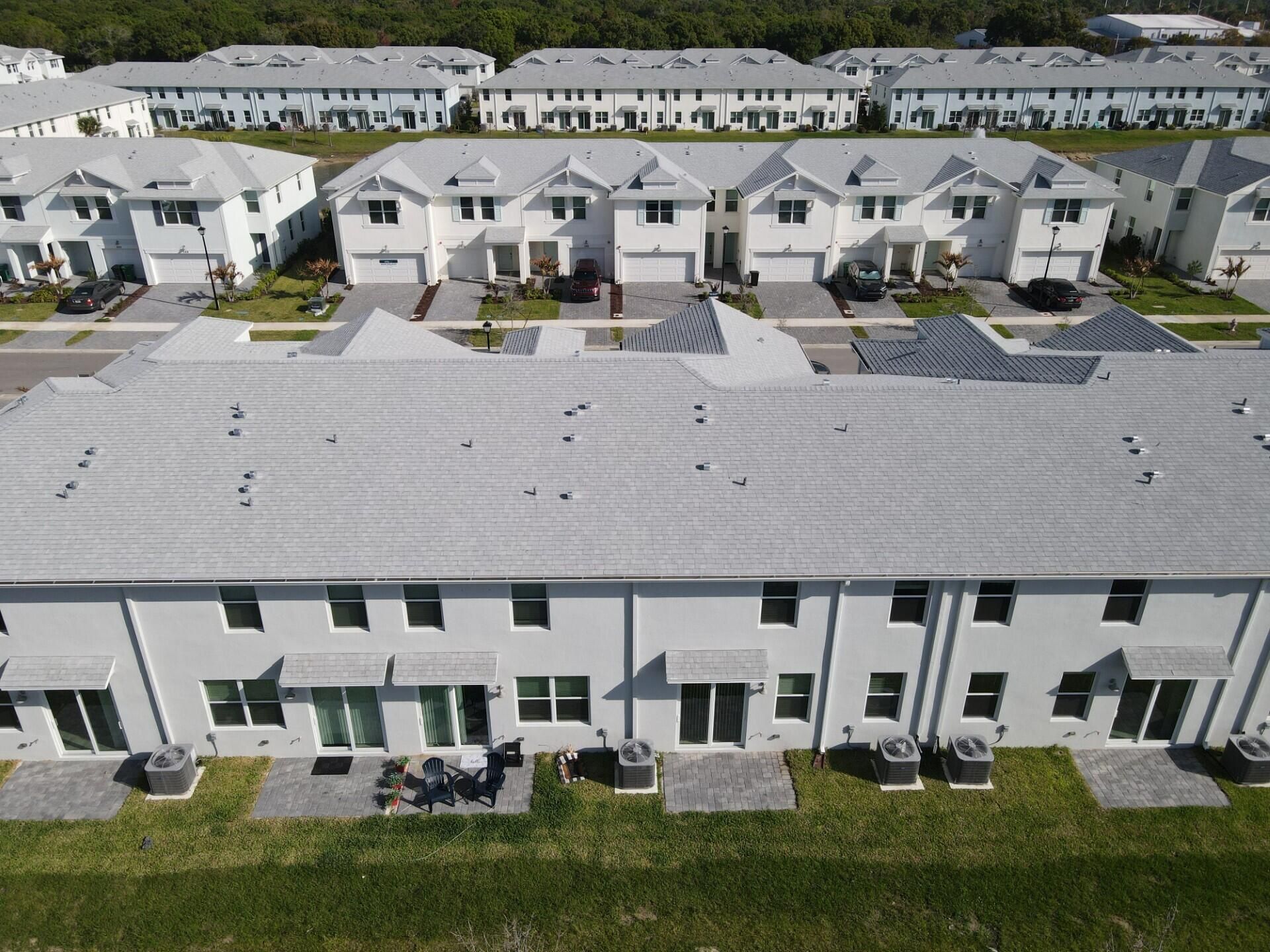 586 Salisbury Circle, Fort Pierce, FL 34982 Photo