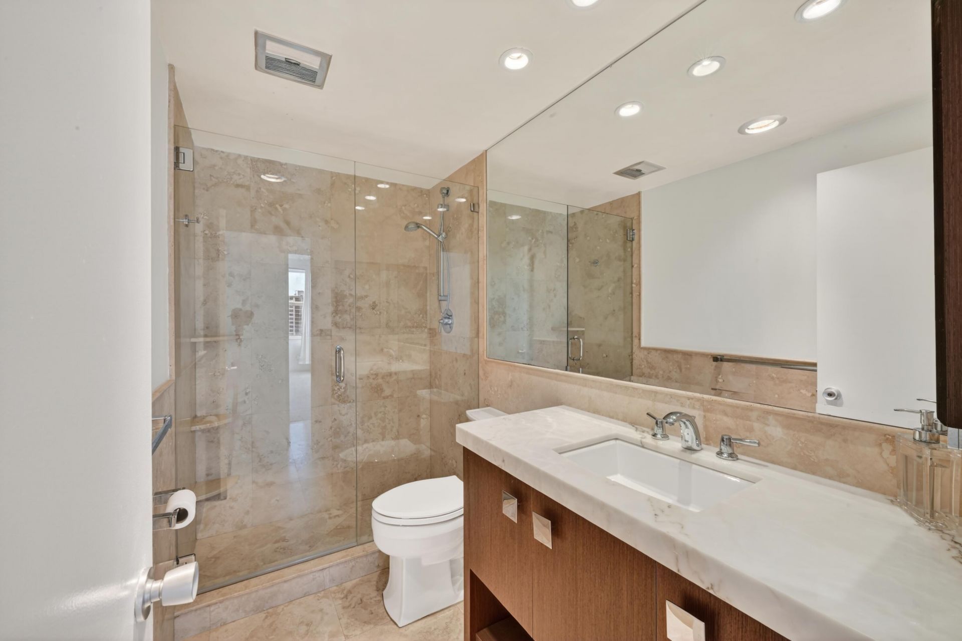 3300 NE 36th Street, Unit 1415, Fort Lauderdale, FL 33308 Photo