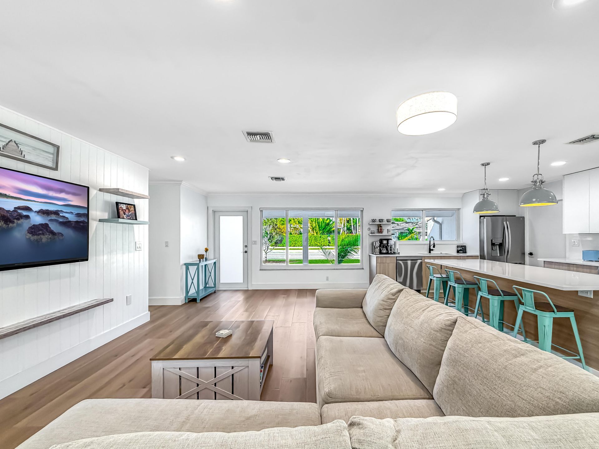 1098 W Camino Real, Boca Raton, FL 33486 Photo