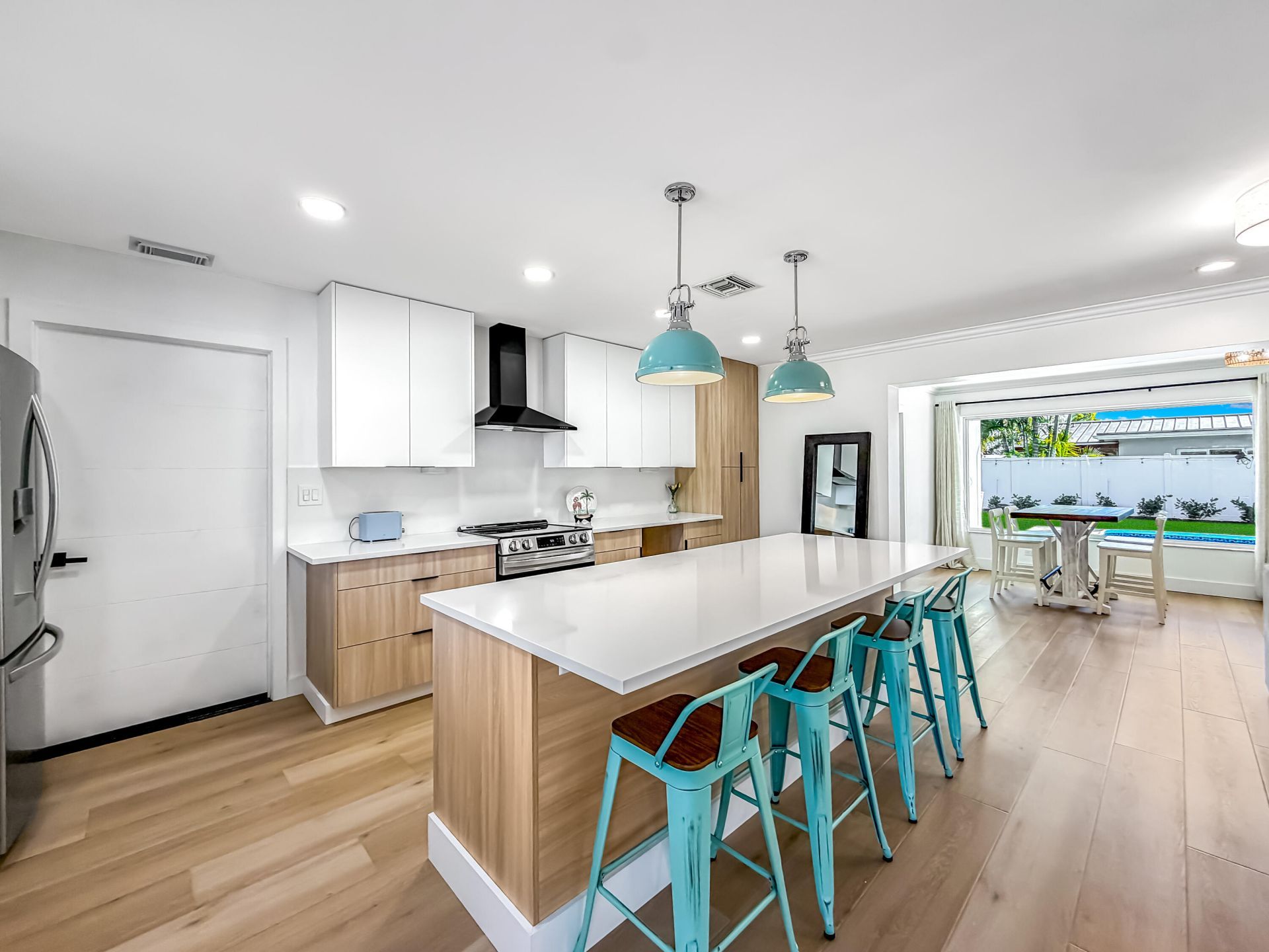 1098 W Camino Real, Boca Raton, FL 33486 Photo