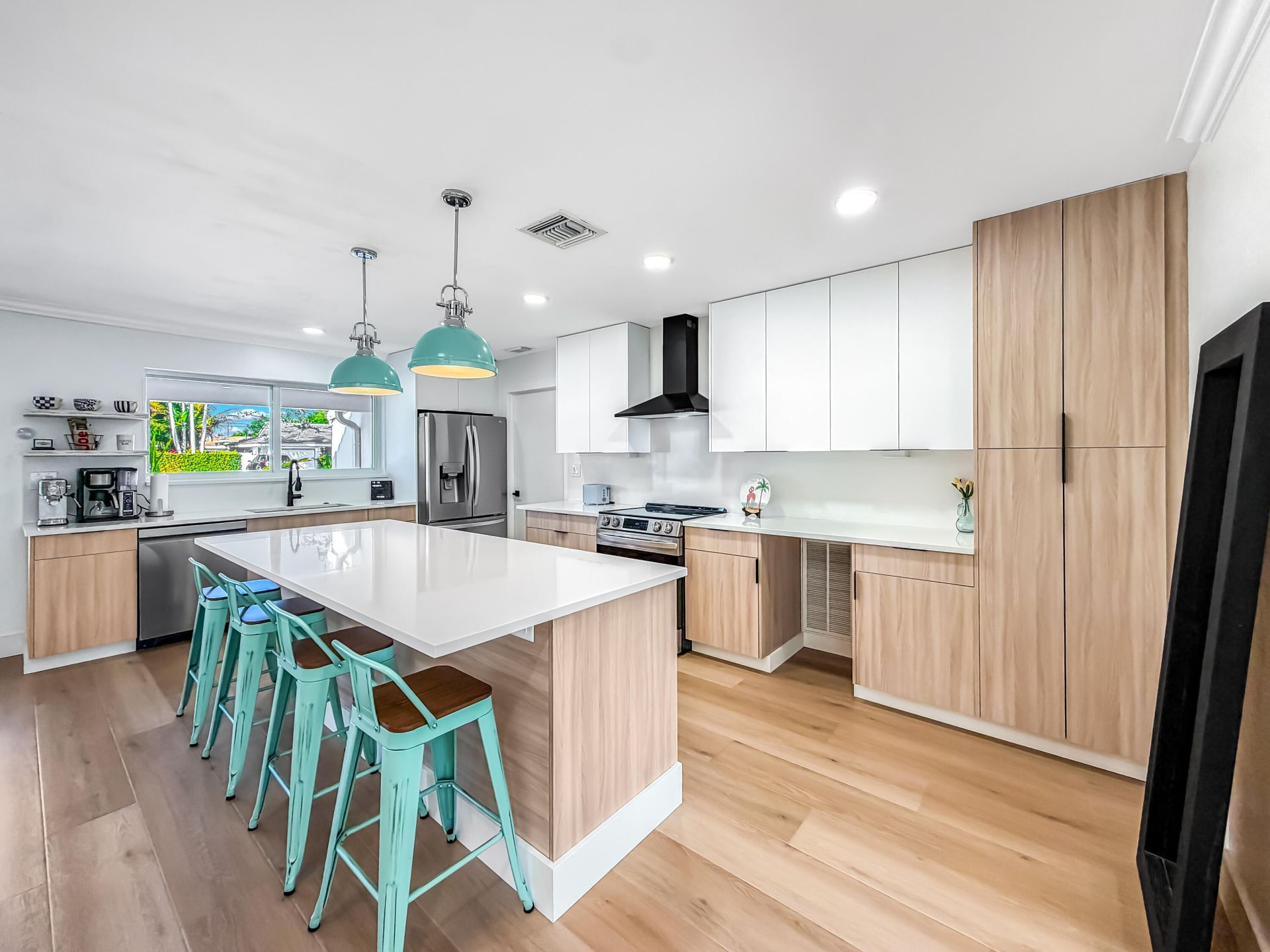 1098 W Camino Real, Boca Raton, FL 33486 Photo