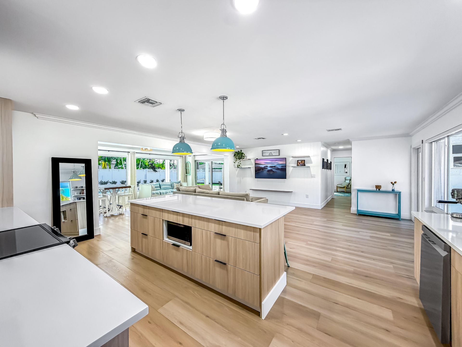 1098 W Camino Real, Boca Raton, FL 33486 Photo