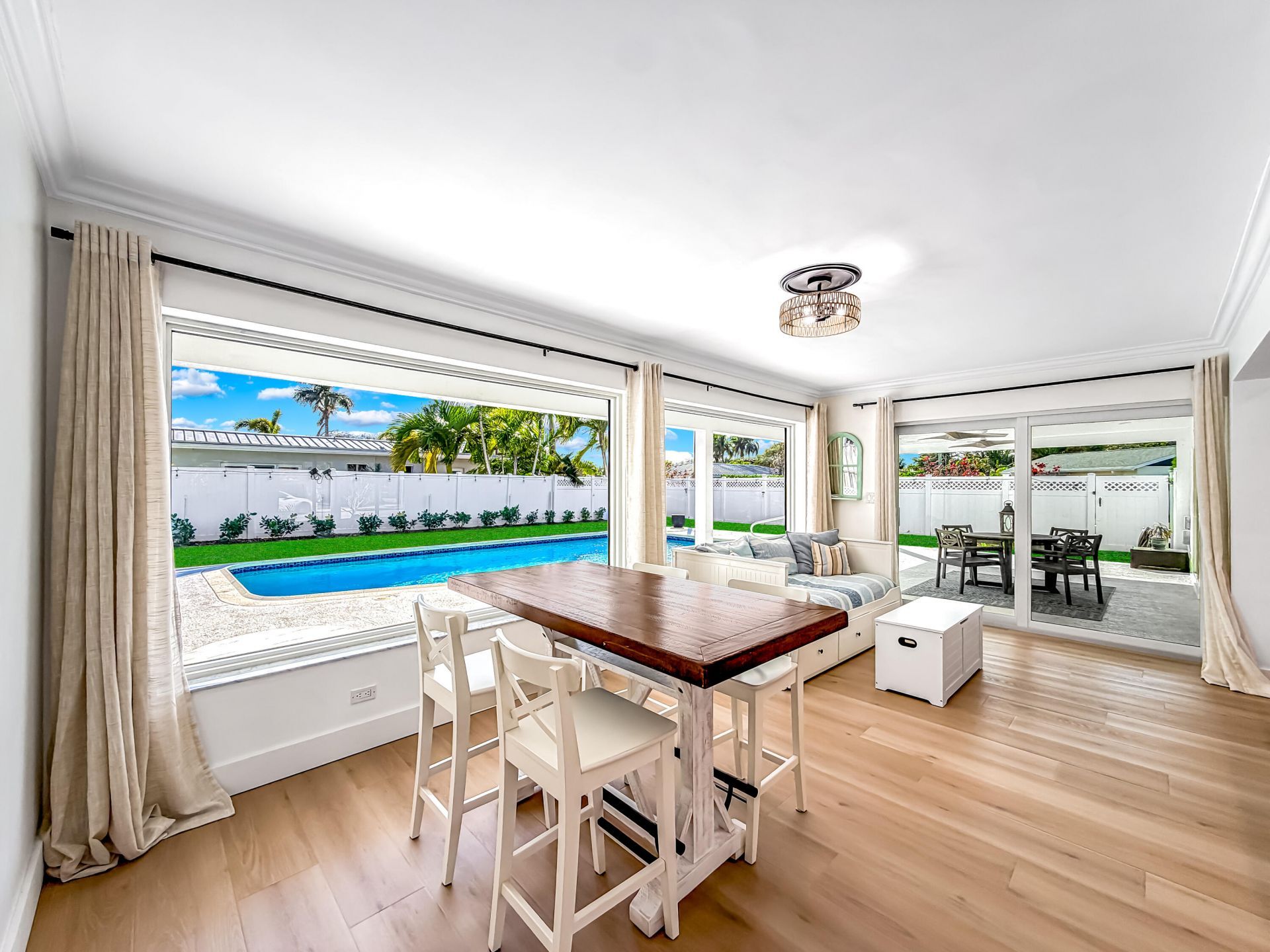 1098 W Camino Real, Boca Raton, FL 33486 Photo