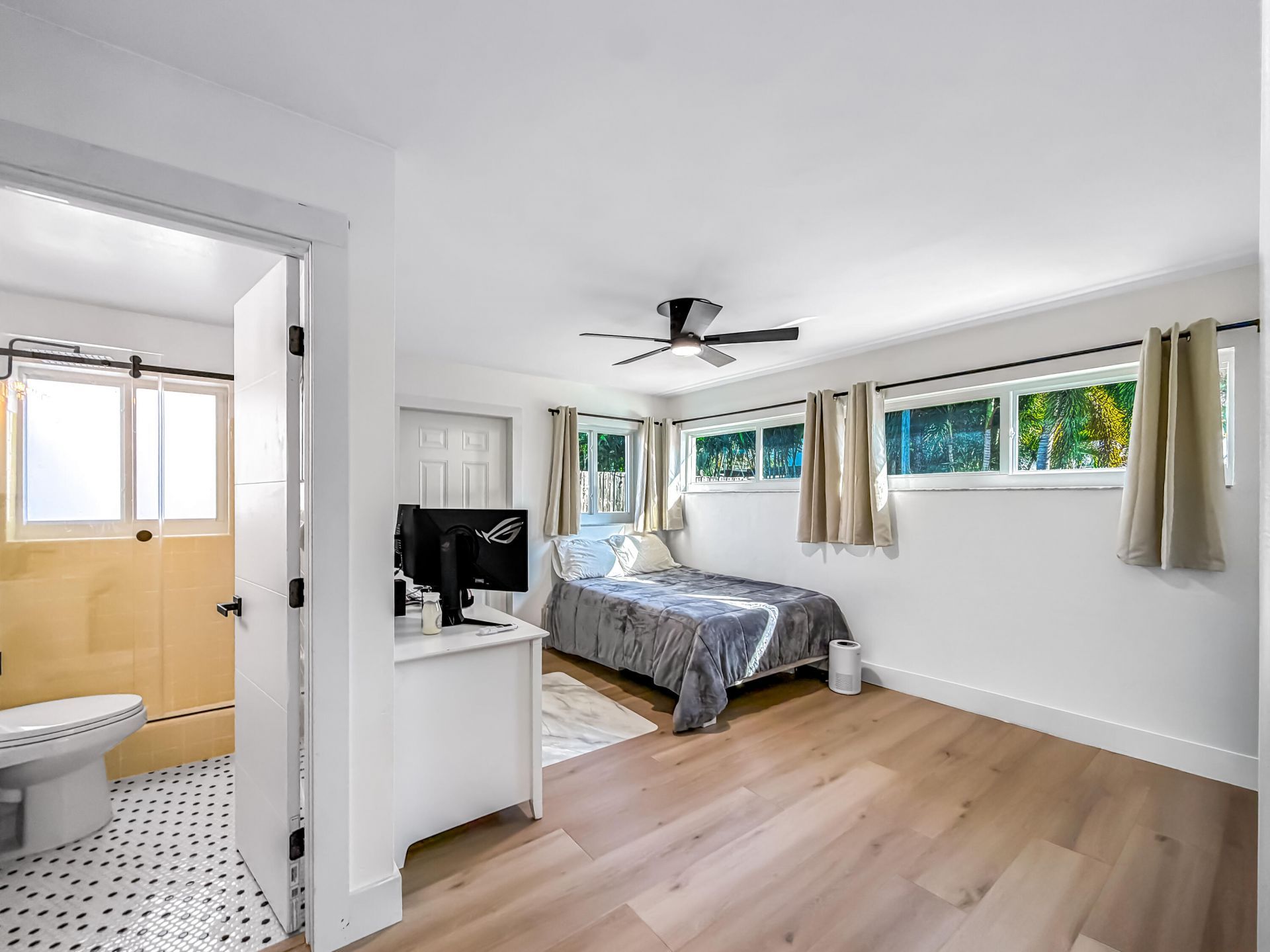 1098 W Camino Real, Boca Raton, FL 33486 Photo