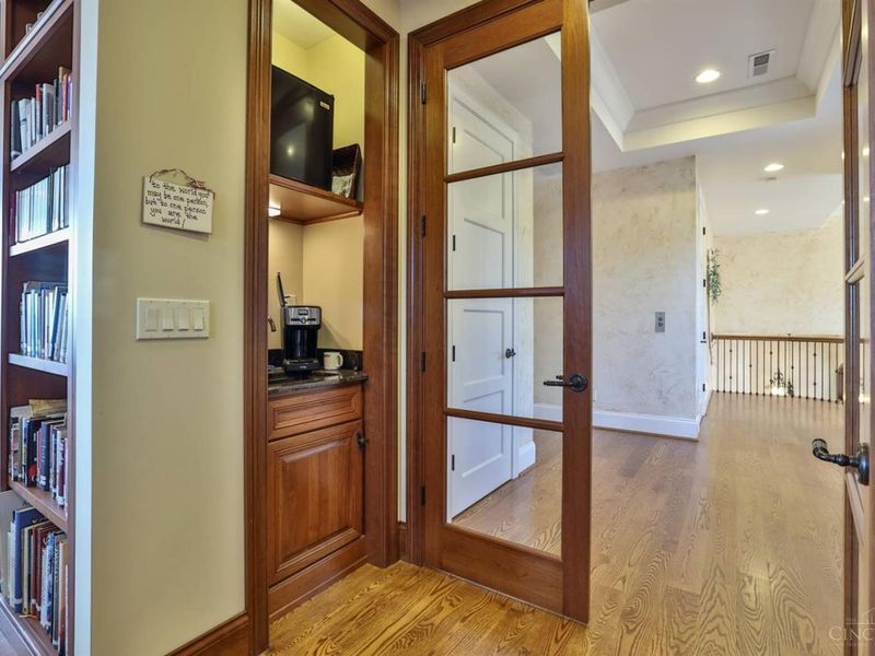 5112 Shattuc Avenue, Cincinnati, OH 45208 Photo 23