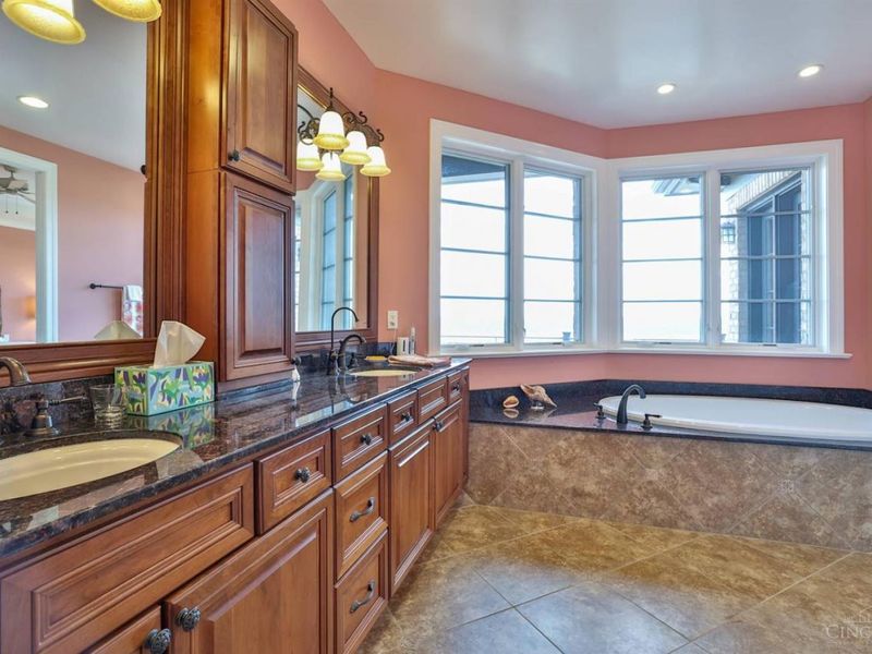 5112 Shattuc Avenue, Cincinnati, OH 45208 Photo 28