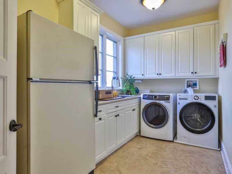 5112 Shattuc Avenue, Cincinnati, OH 45208 Photo 45