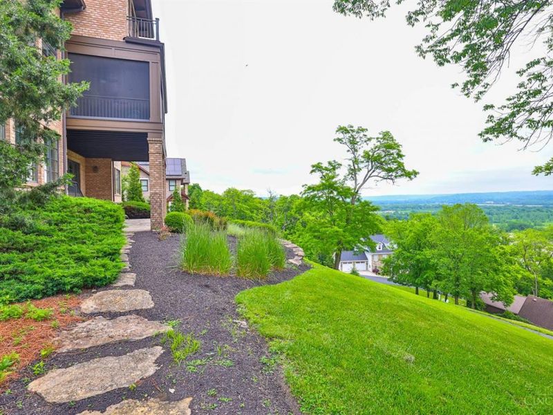 5112 Shattuc Avenue, Cincinnati, OH 45208 Photo 58