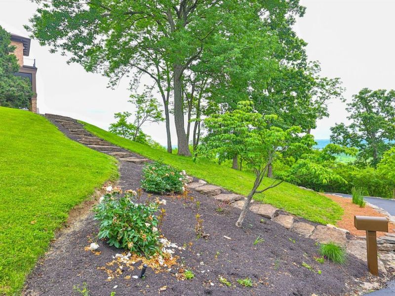 5112 Shattuc Avenue, Cincinnati, OH 45208 Photo 59