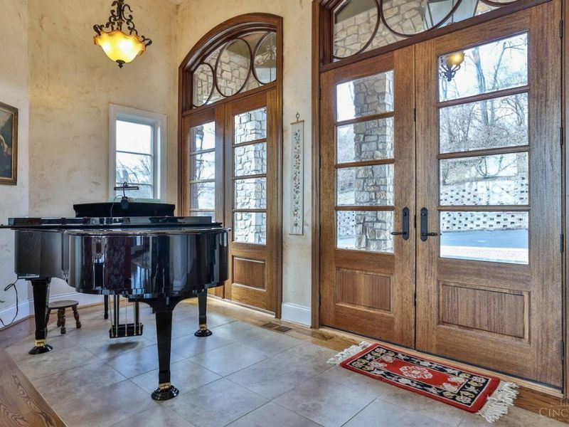 5112 Shattuc Avenue, Cincinnati, OH 45208 Photo 6