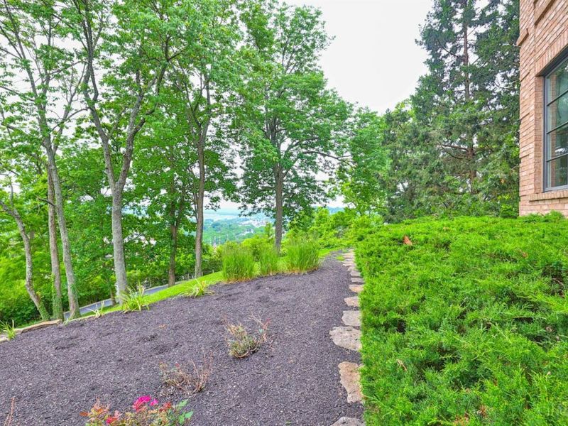 5112 Shattuc Avenue, Cincinnati, OH 45208 Photo 60