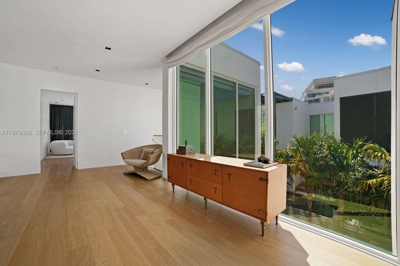 1051 W 48th St , Unit 4, Miami Beach, FL 33140 Photo