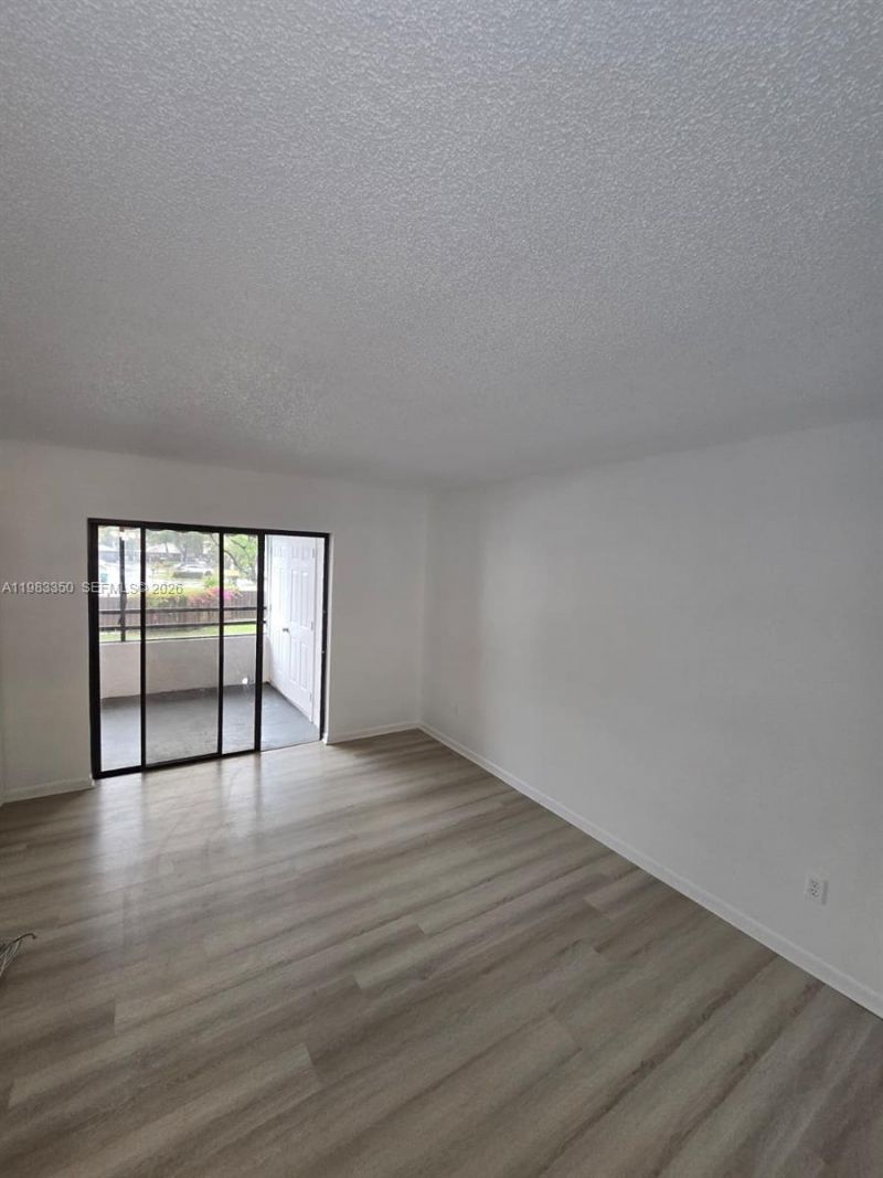 20130 NE 3rd Ct , Unit 6, Miami, FL 33179 Photo