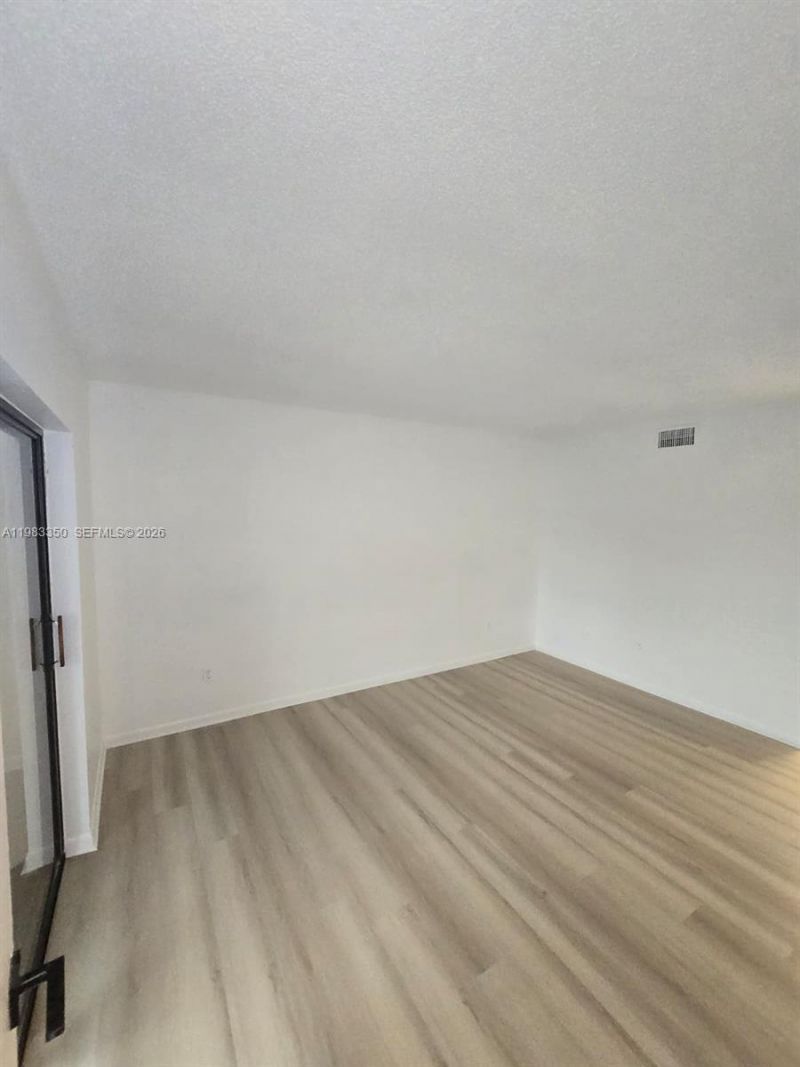 20130 NE 3rd Ct , Unit 6, Miami, FL 33179 Photo