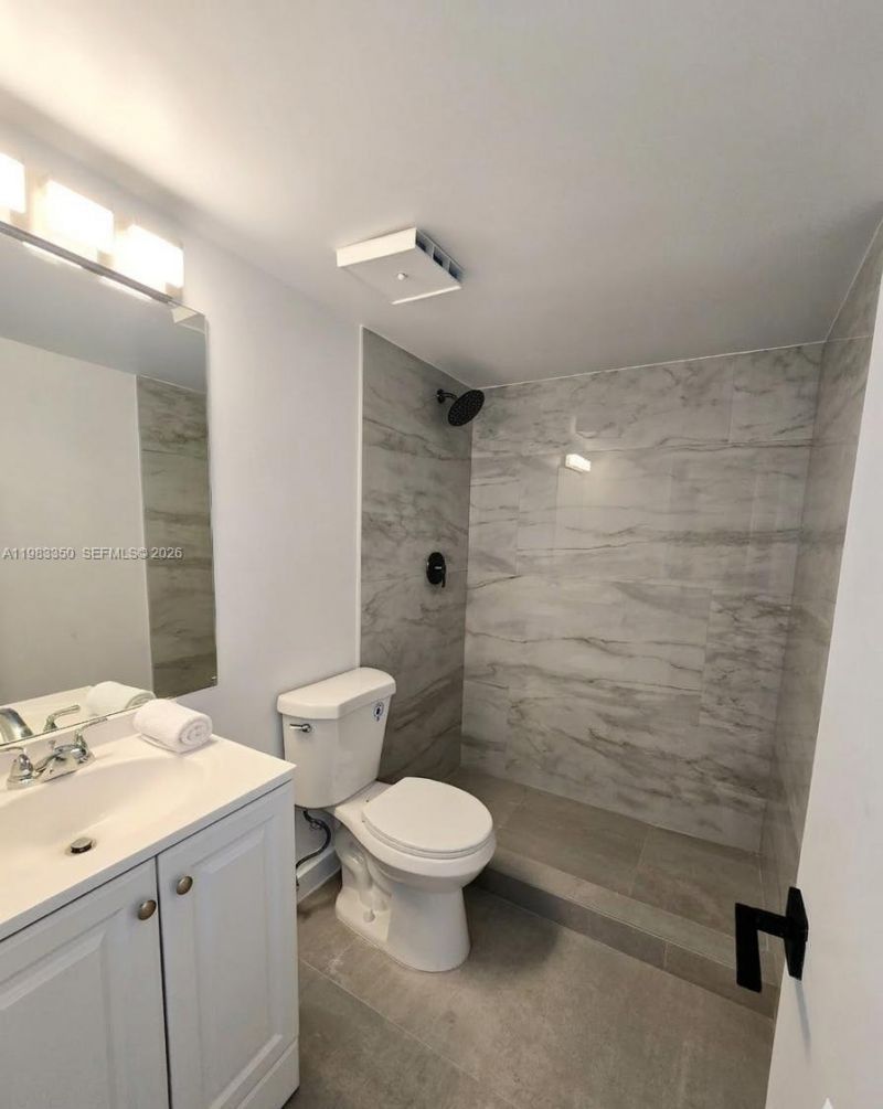 20130 NE 3rd Ct , Unit 6, Miami, FL 33179 Photo