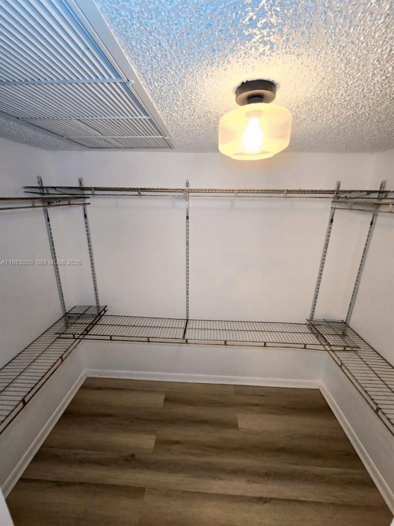 20130 NE 3rd Ct , Unit 6, Miami, FL 33179 Photo