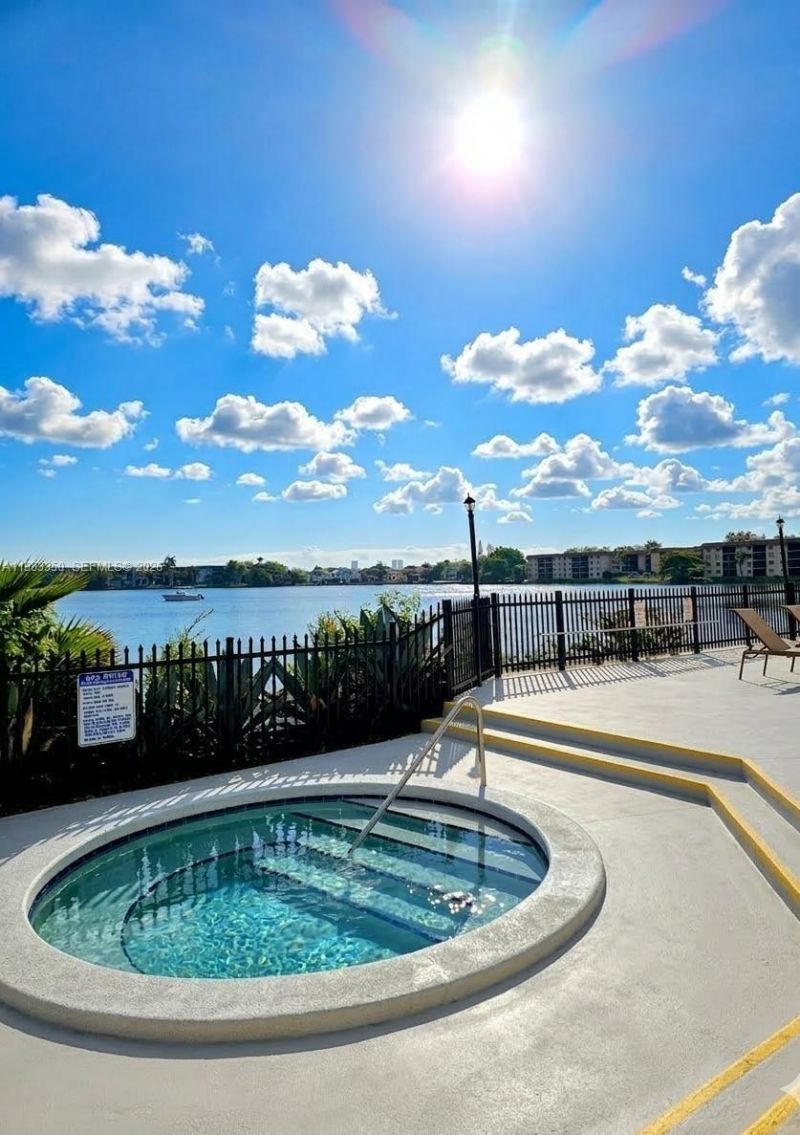 20130 NE 3rd Ct , Unit 6, Miami, FL 33179 Photo