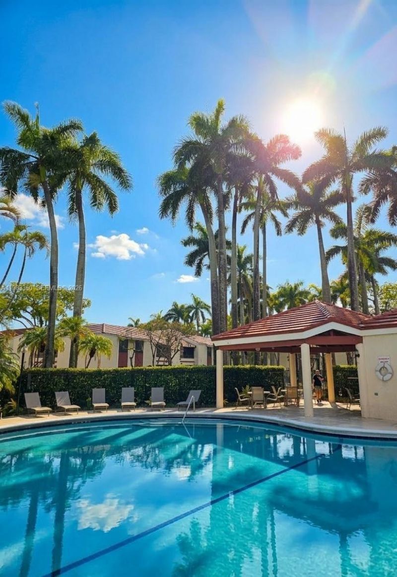 20130 NE 3rd Ct , Unit 6, Miami, FL 33179 Photo