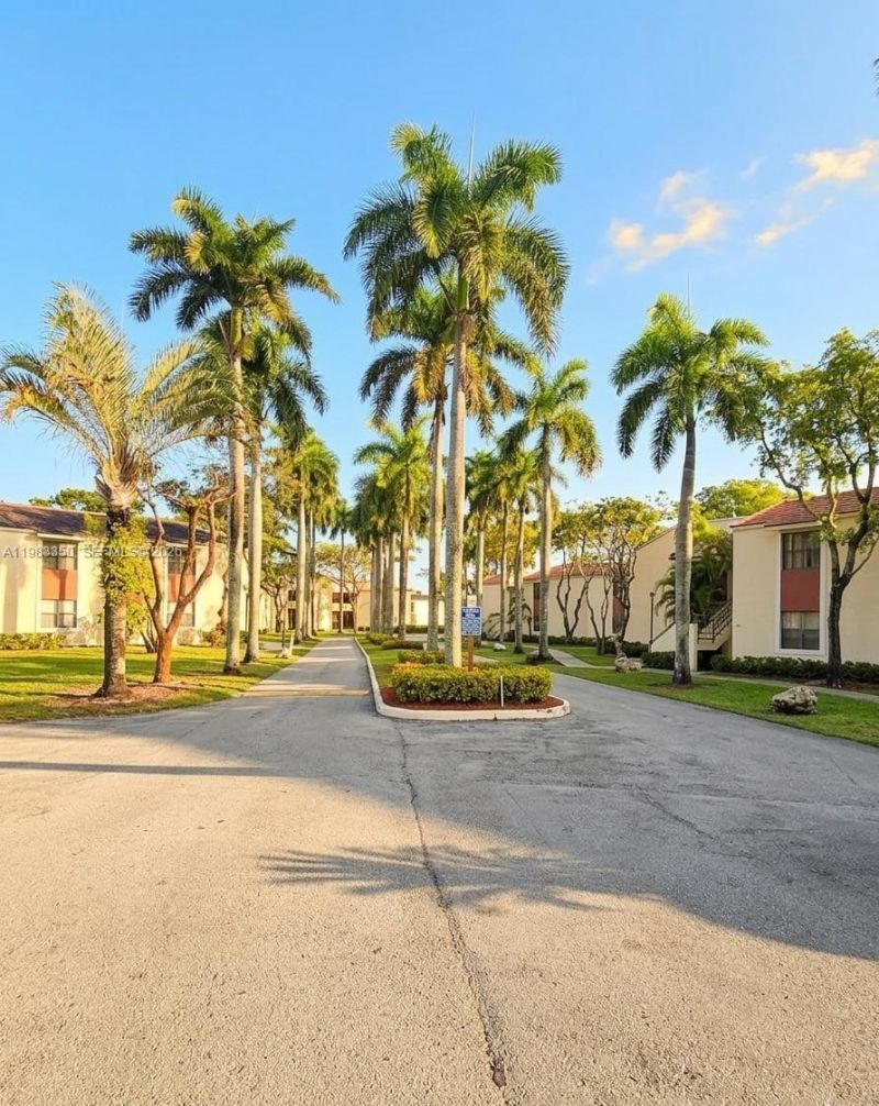 20130 NE 3rd Ct , Unit 6, Miami, FL 33179 Photo