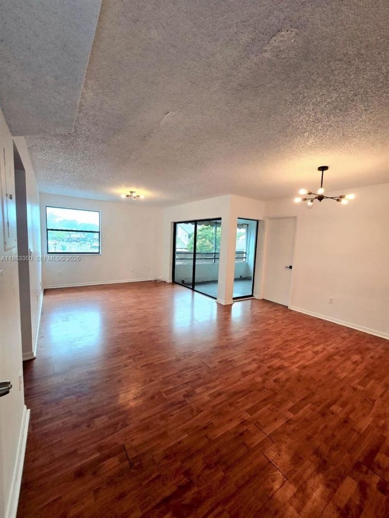 20130 NE 3rd Ct , Unit 6, Miami, FL 33179 Photo