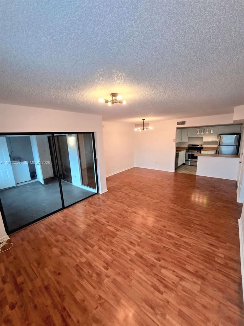 20130 NE 3rd Ct , Unit 6, Miami, FL 33179 Photo