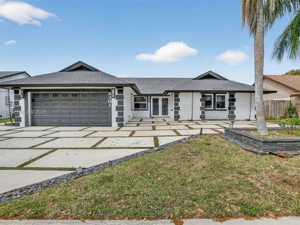 8301 NW 52nd St , Lauderhill, FL 33351