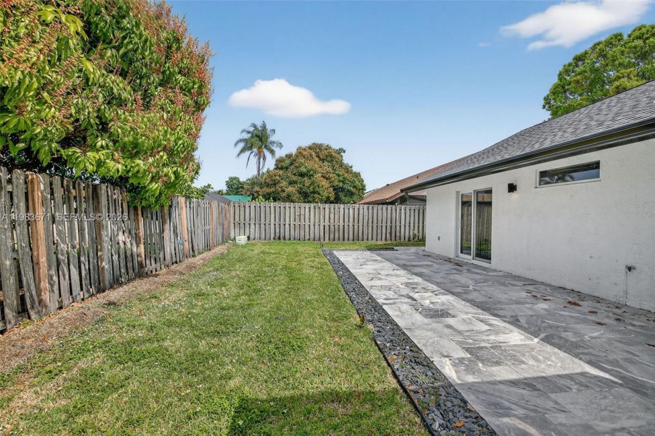 8301 NW 52nd St , Lauderhill, FL 33351 Photo