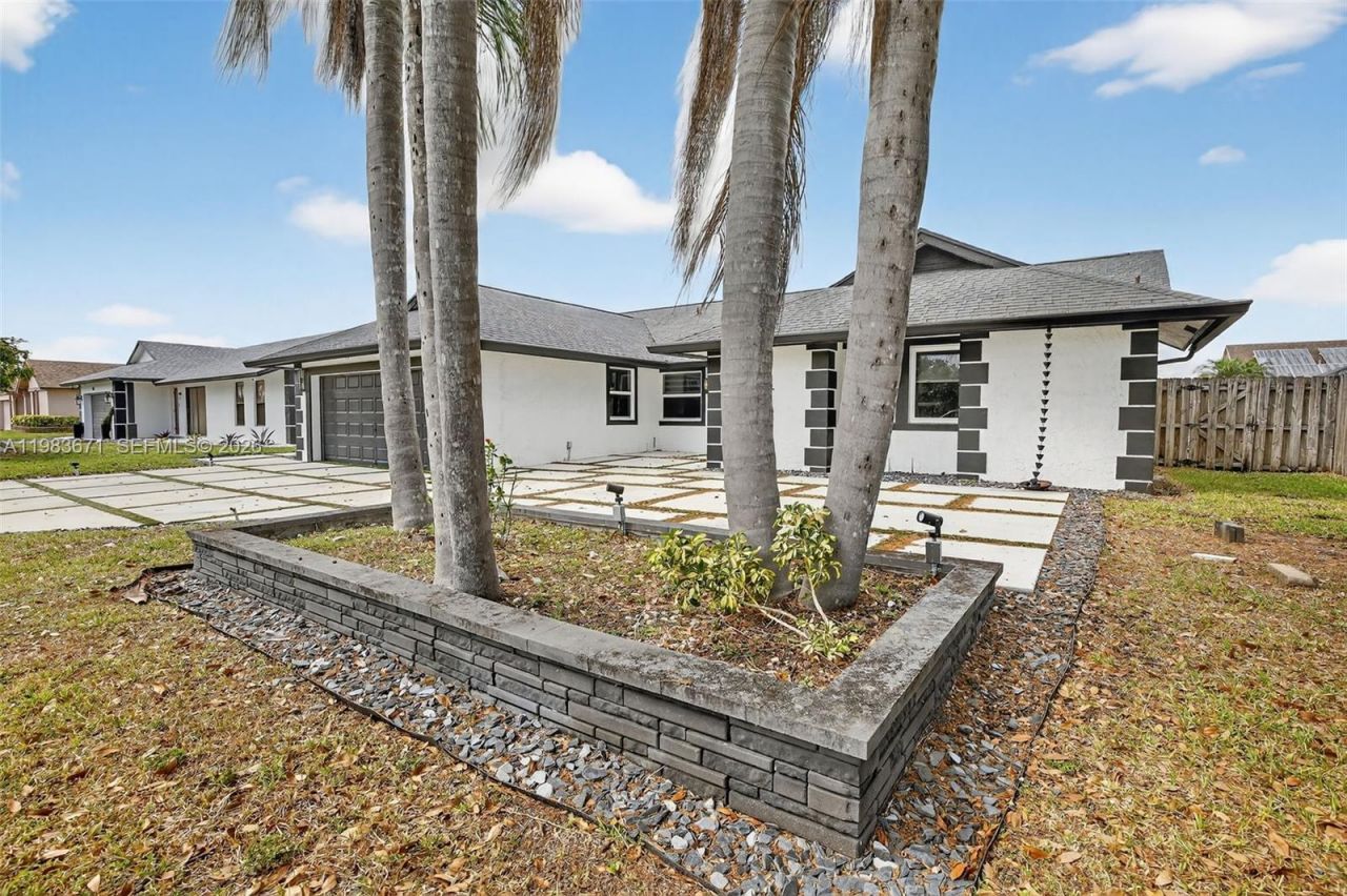 8301 NW 52nd St , Lauderhill, FL 33351 Photo