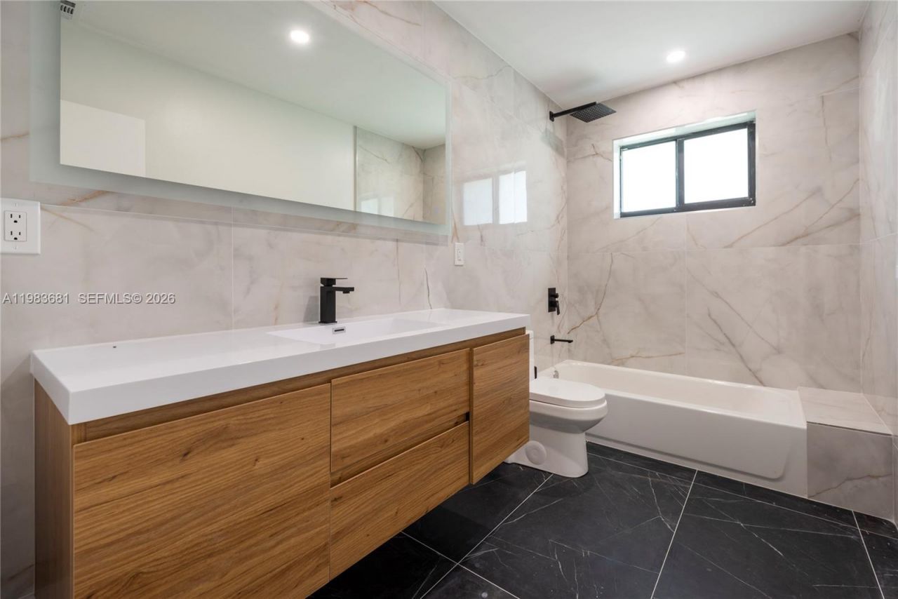 4700 Mckinley St , Hollywood, FL 33021 Photo